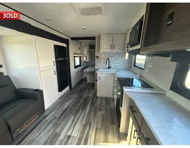 2024 Jayco Jay Flight 240RBS Travel Trailer at Homestead RV Center STOCK# 2250 Photo 5