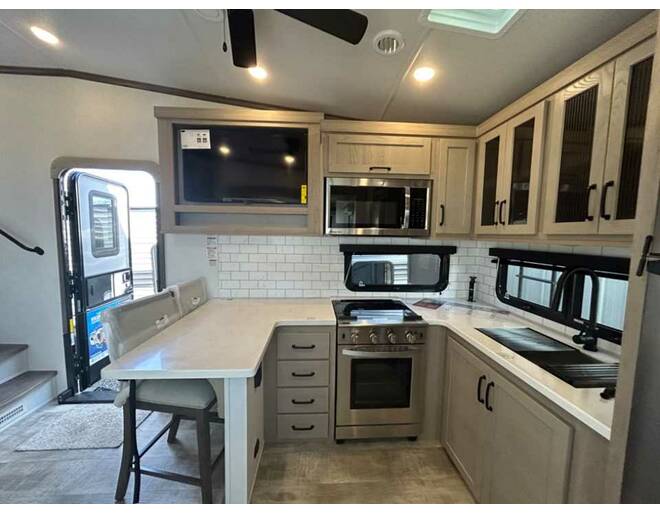 2024 Rockwood Signature 281RK Fifth Wheel at Homestead RV Center STOCK# 2274 Photo 10