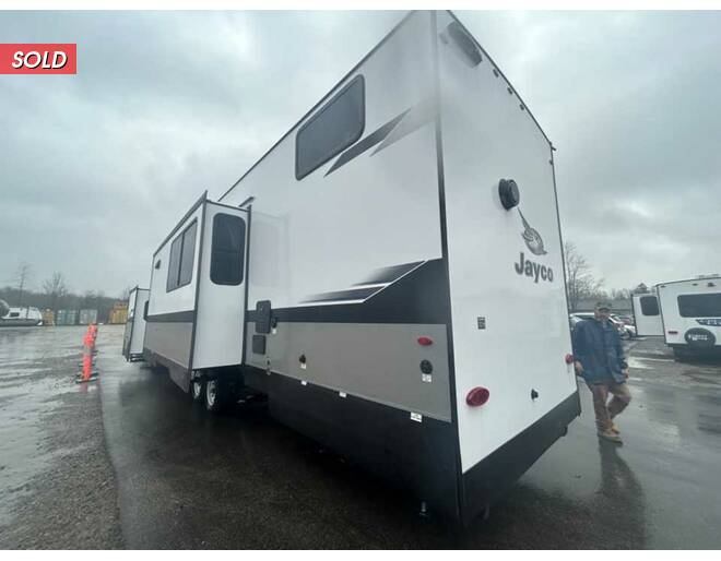 2024 Jayco Jay Flight Bungalow Destination Trailer 40LSDL Travel Trailer at Homestead RV Center STOCK# 2312 Photo 2