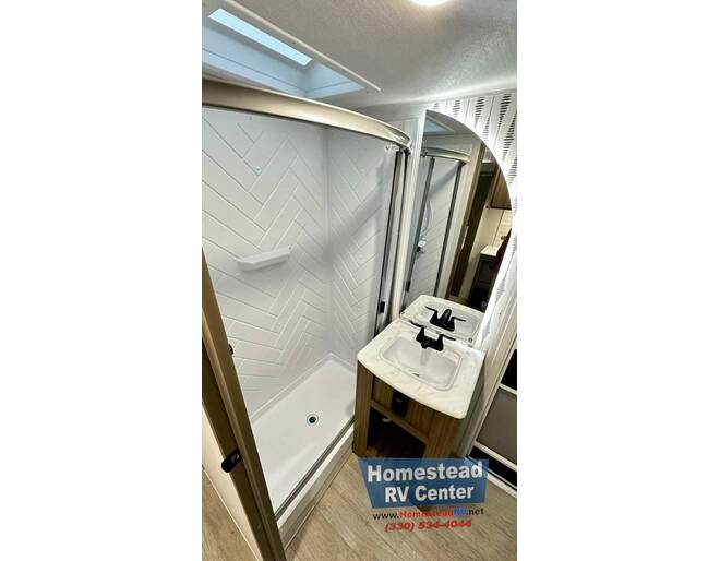 2025 Salem 32BHDSX PLATINUM Travel Trailer at Homestead RV Center STOCK# 2409 Photo 19