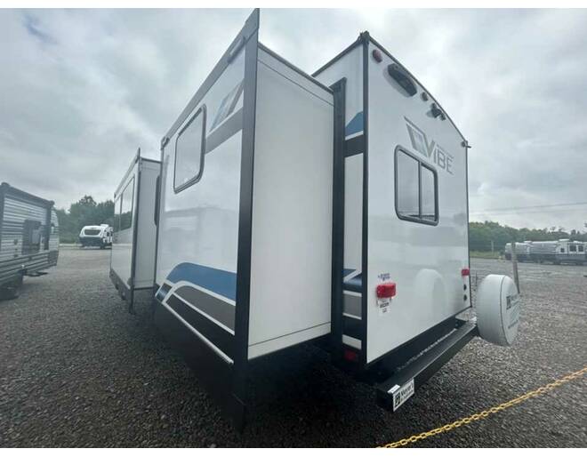 2023 Vibe 32BH Travel Trailer at Homestead RV Center STOCK# 2421 Photo 5