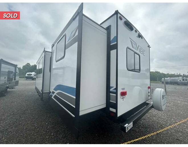 2023 Vibe 32BH Travel Trailer at Homestead RV Center STOCK# 2421 Photo 5