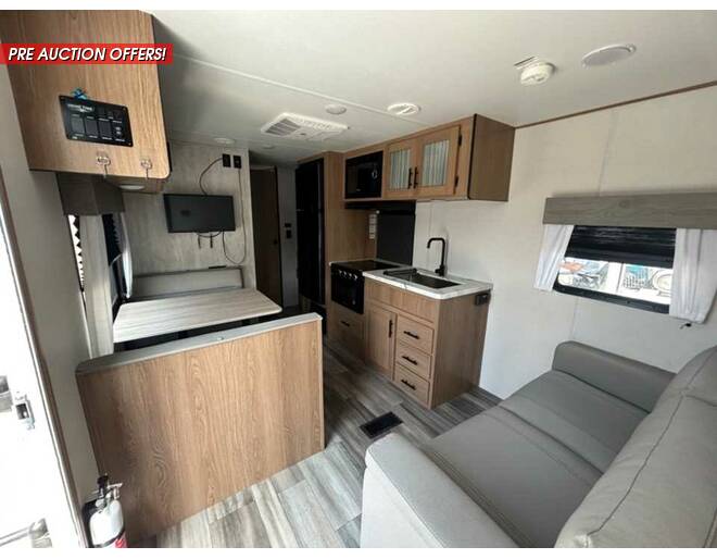 2022 Prime Time Avenger 26BK Travel Trailer at Homestead RV Center STOCK# 2430 Photo 7