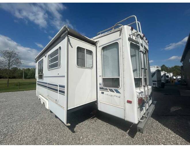 2000 SunnyBrook 31BWFS Fifth Wheel at Homestead RV Center STOCK# 2437 Photo 12