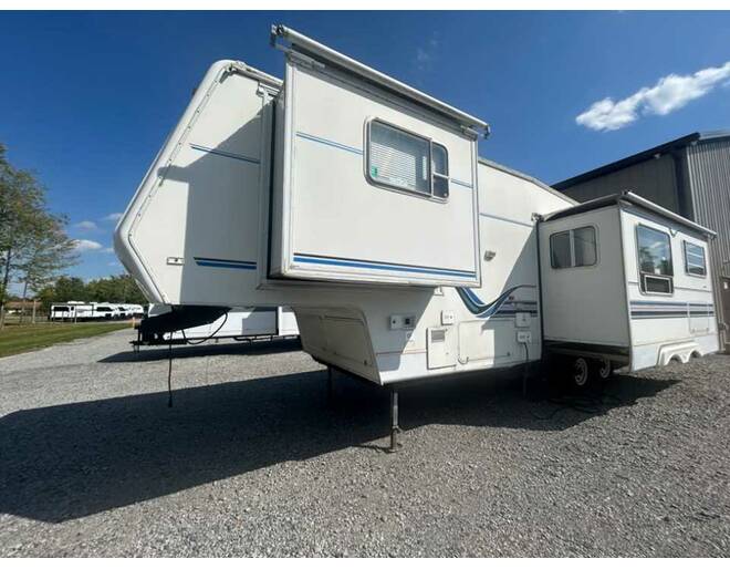 2000 SunnyBrook 31BWFS Fifth Wheel at Homestead RV Center STOCK# 2437 Photo 15