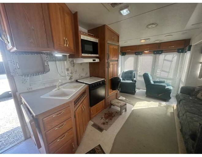 2000 SunnyBrook 31BWFS Fifth Wheel at Homestead RV Center STOCK# 2437 Photo 10