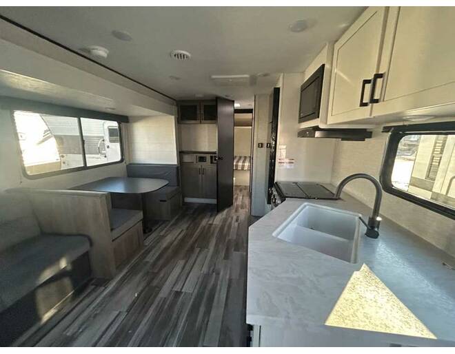 2025 Jayco Jay Flight SLX 262RLS Travel Trailer at Homestead RV Center STOCK# 2460 Photo 5