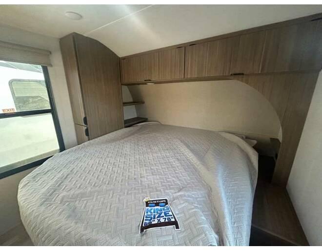 2025 Salem 32VERANDA Travel Trailer at Homestead RV Center STOCK# 2462 Photo 13