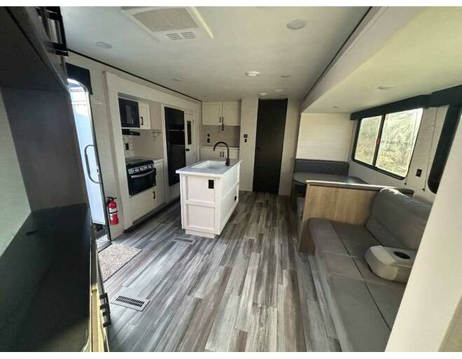 2025 Jayco Jay Flight SLX 333BTS Travel Trailer at Homestead RV Center STOCK# 2467 Photo 4