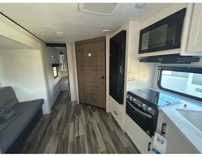 2025 Jayco Jay Flight SLX 263BHS Travel Trailer at Homestead RV Center STOCK# 2470 Photo 3